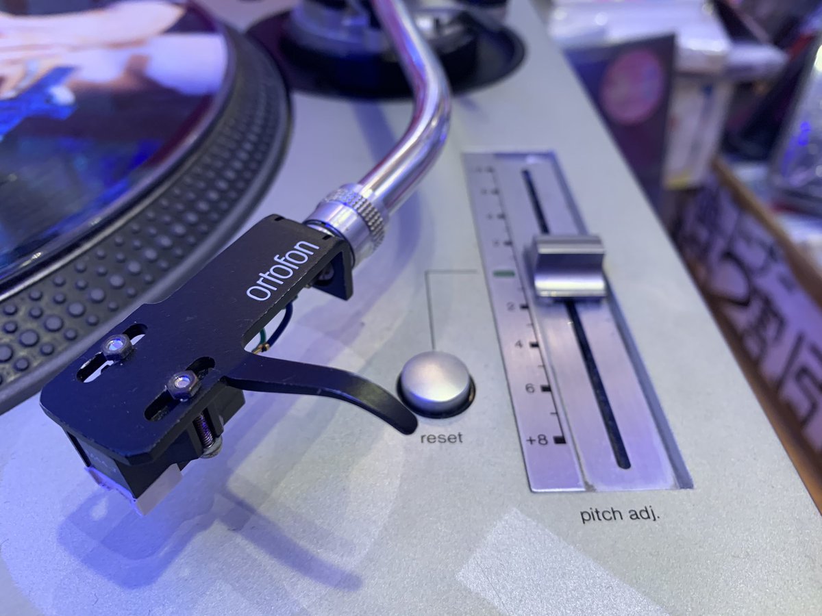____SUPER_STAR_'s tweet photo. 【入荷】

ターンテーブル入荷しました！
詳細はお電話でお願いします！

早い者勝ちです！
取り置き可！ https://t.co/SuU4mSHycD