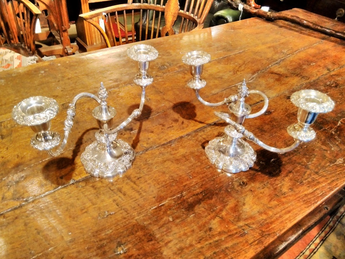 eversleybarn's tweet photo. #sheffiieldplate #candleabra #leatherwingback #documentbox #antiquestool #leatherarmchair #georgianantiques #antiquefurniture #antiquesforsale #judismithantiques #eversleybarnantiques https://t.co/gnz9WMn92G https://t.co/DtMk1cVk1J