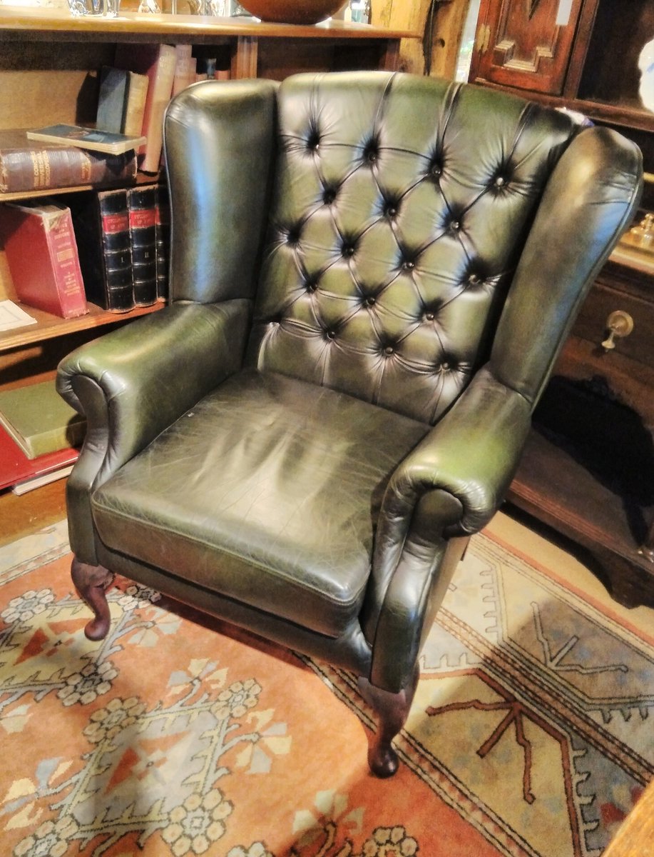 eversleybarn's tweet photo. #sheffiieldplate #candleabra #leatherwingback #documentbox #antiquestool #leatherarmchair #georgianantiques #antiquefurniture #antiquesforsale #judismithantiques #eversleybarnantiques https://t.co/gnz9WMn92G https://t.co/DtMk1cVk1J