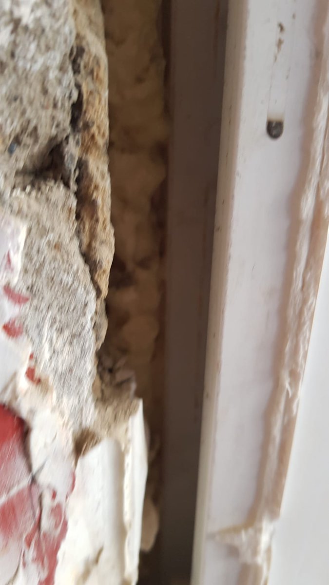 eastsheendad's tweet photo. @AnglianHome put in some windows at our home and think the meet acceptable standards of installation. 5cm unfilled drafty gap around whole window. Leaving a drafty and cold room. Judge for yourselves #windows #anglianwindows #npvcwindows https://t.co/hTQnvHspz3