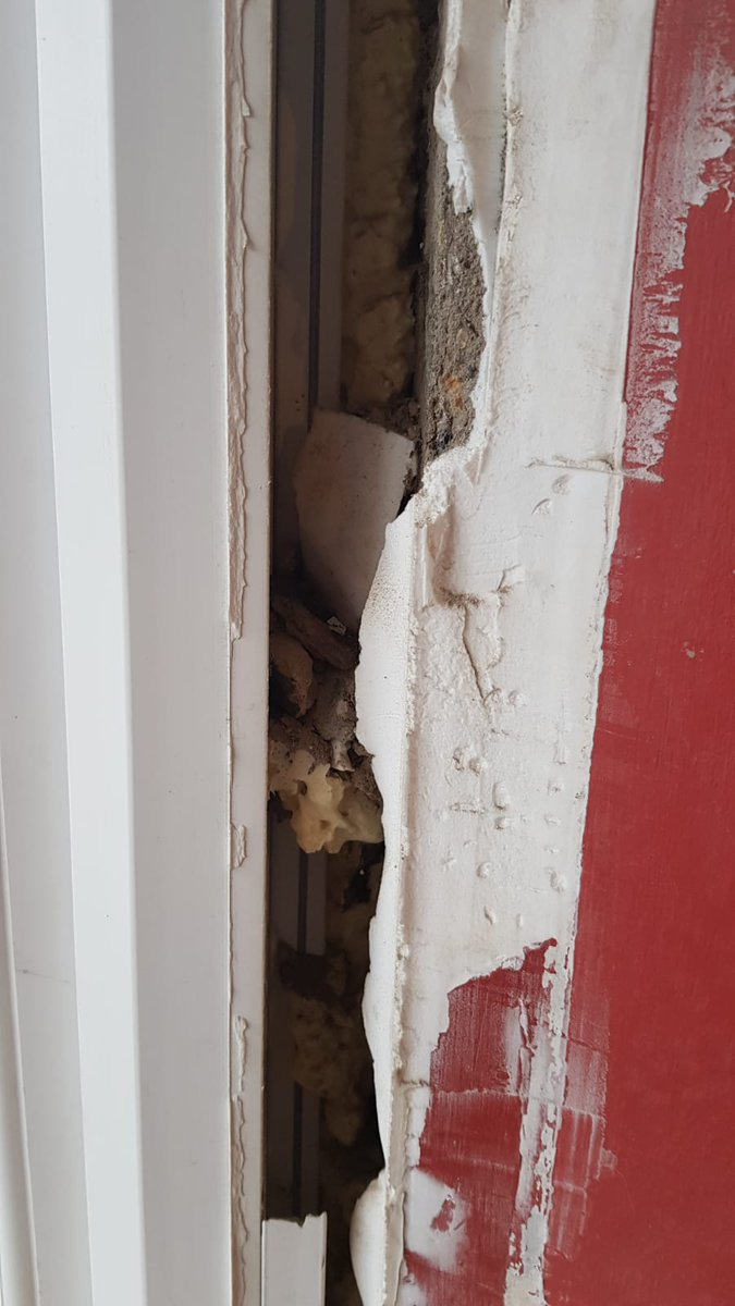 eastsheendad's tweet photo. @AnglianHome put in some windows at our home and think the meet acceptable standards of installation. 5cm unfilled drafty gap around whole window. Leaving a drafty and cold room. Judge for yourselves #windows #anglianwindows #npvcwindows https://t.co/hTQnvHspz3