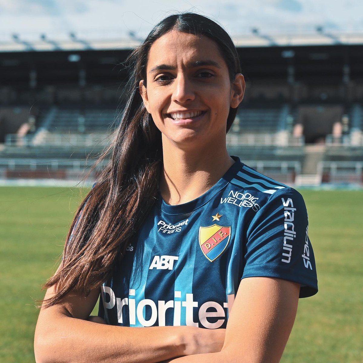 DIF_Fotboll's tweet photo. Välkommen till Stockholm Daniela Zamora 🙌🇨🇱 https://t.co/itSo6p9CHw