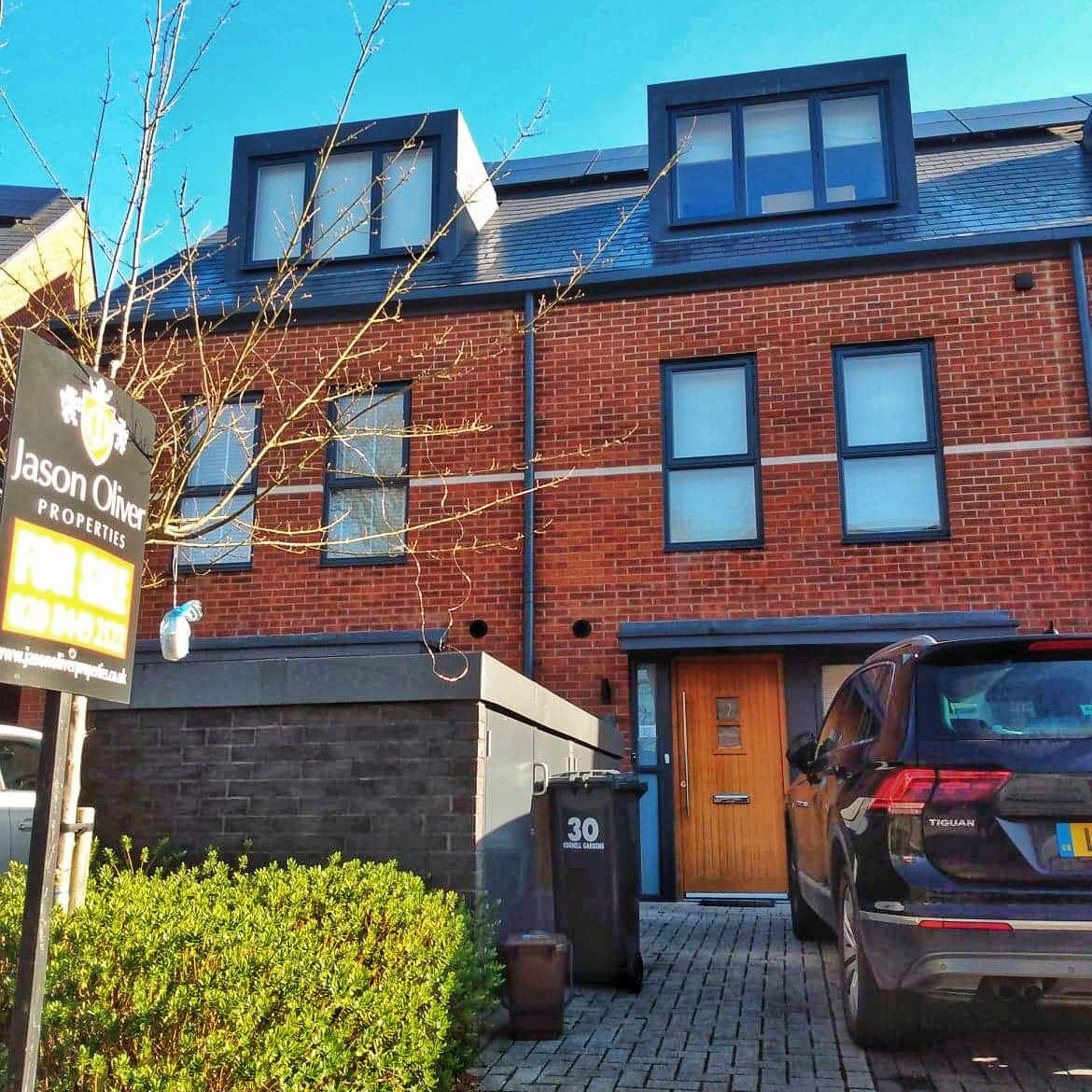 AgencyExpressEN's tweet photo. Beautiful modern property curtesy of @JasonOliverProp 
https://t.co/7AQryGd9Ye  #estateagents #lettingagents #AgencyExpress https://t.co/QosWqUeZzh