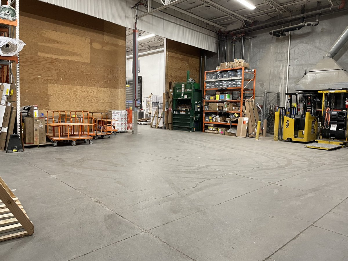 What a great feeling when your team leaves a clean receiving after a 5 pallet paint load, 2300 piece RDC, and 52 pallet SDC!! #3311wins #pacnorthproud
