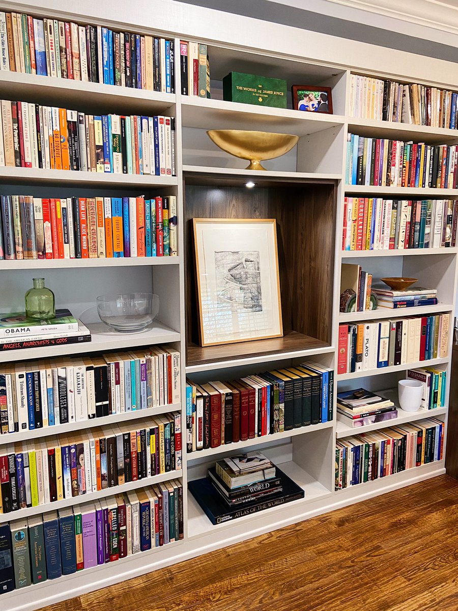 CalClosetsDFW's tweet image. This stylish home office features our Linen and Sorrento Finishes

Designed by Tanya Roberts

#homeoffice #homelibrary #homedecor