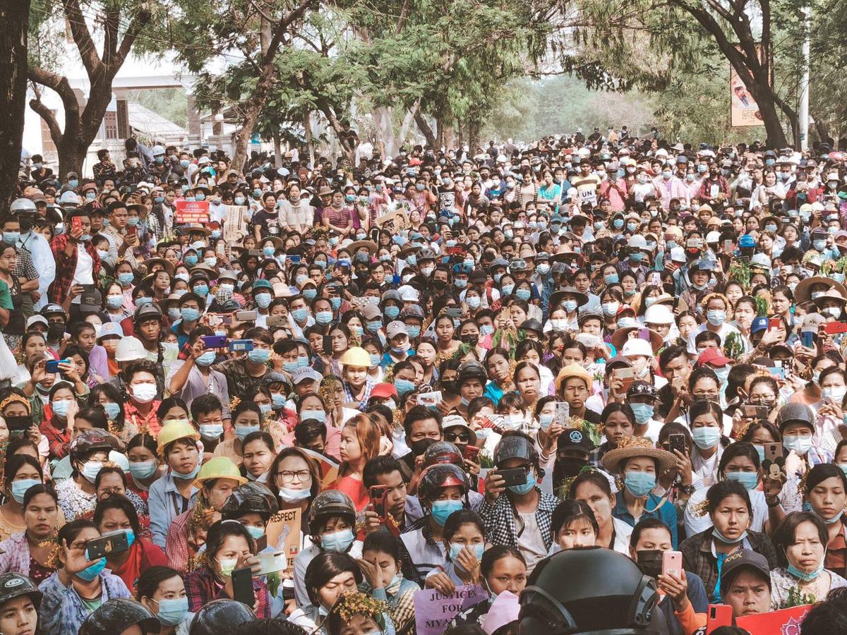 Powerful Monywa strike with sea of people. Ten of thousands of people protest against military dictatorship and demonstrated by burning 2008 Constitution.
SUPPORT FEDERAL ARMY 
#forceavote 
#MilkTeaAlliance 
#Apr1Coup 
#WhatsHappeningInMyanmar