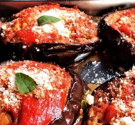 Dai piatti della tradizione ai dolci allo streetfood. Il cibo in #Sicilia è davvero "una cosa seria". Quali di questi piatti avete già provato o quali vorreste gustare alla prossima visita sull'isola?
visitsicily.info/turismo/percor…
#yummysicily #visitsicilyinfo #food #foodlovers