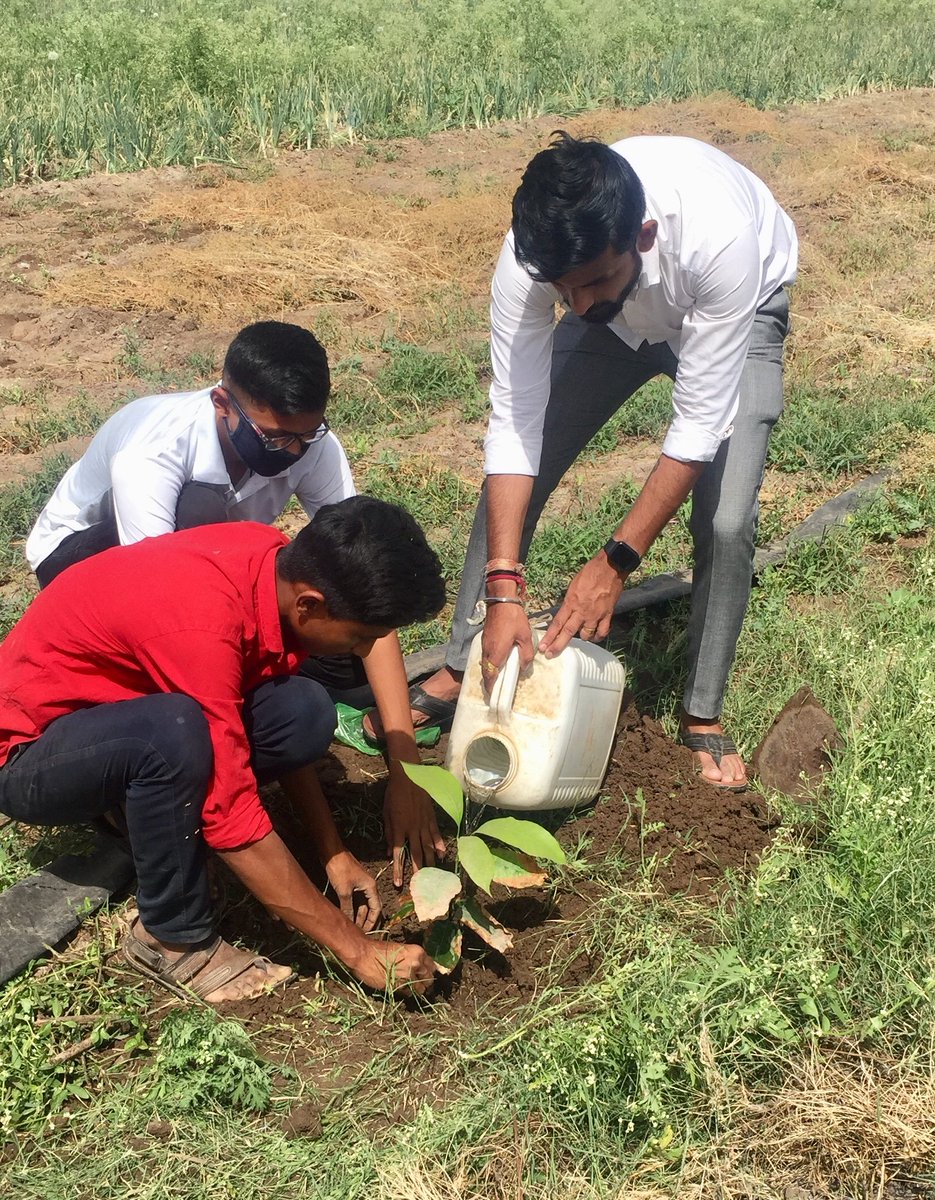 GRBPatil's tweet photo. #एप्रिल_फुल करण्यापेक्षा. एक झाड जगवून #एप्रिल_कुल करु. 🌱🌳 
नव्या युगाचे नवे आराधन, सतत करूया #वनसंवर्धन
#AprilCoolChallenge
#SonaliTanpure

@TanpureSonali 
@prajaktdada https://t.co/8zcnnvJZBt