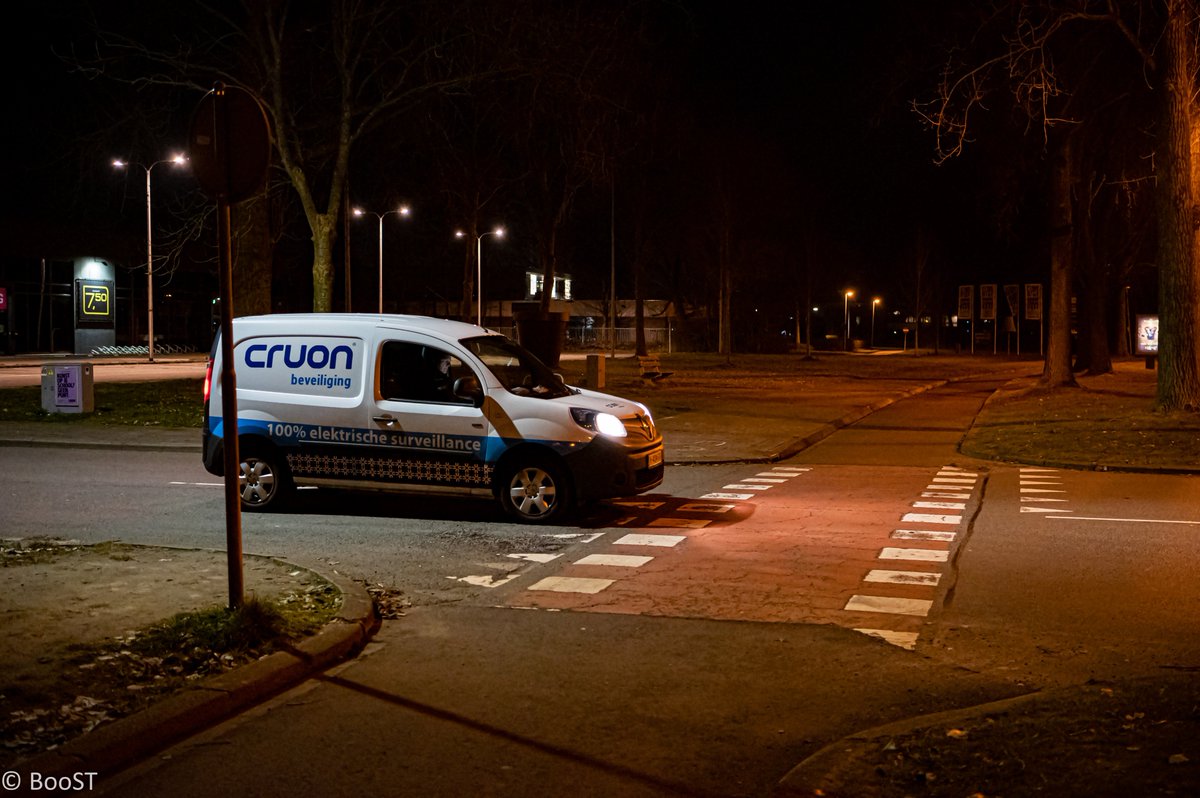 BBOG_Groningen's tweet photo. We zijn nieuwsgierig hoe stil het nu werkelijk is op de bedrijventerreinen nadat de avondklok is ingegaan. Conclusie: oorverdovend stil! https://t.co/uVFNaGHXBs