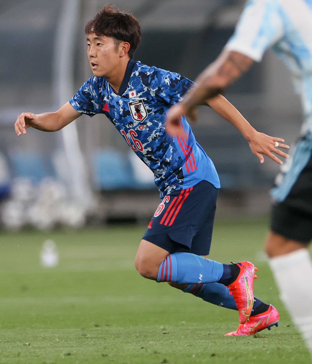 サッカースパイク Kohei Sblog U 24日本代表 Mf渡辺皓太選手が着用するナイキ マーキュリアルヴェイパー14エリートag のスタッドカスタムをクローズアップ T Co Fux9mprdrg