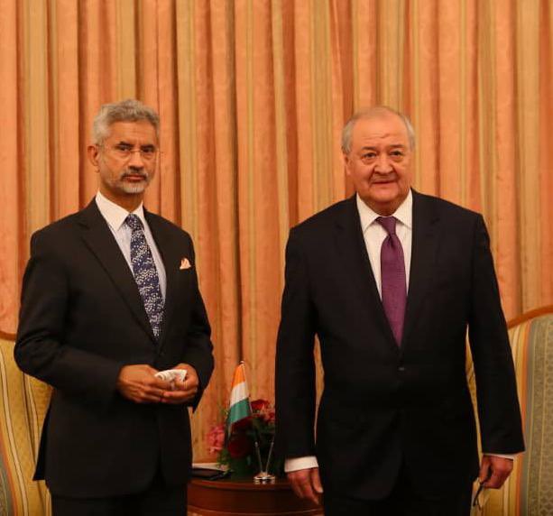 amb_tashkent's tweet photo. @HeartofAsia_IP доирасида ҳурматли ҳамкасбим, Ўзбекистон ташқи ишлар вазири Абдулазиз Комилов билан учрашганимдан хурсандман. Икки томонлама кун тартибимиз бўйича яхши суҳбат қурдик. Минтақавий муаммолар бўйича яқиндан мувофиқлаштиришга келишиб олдик.
@MEAIndia @uzbekmfa https://t.co/Hqf3zRxY0y