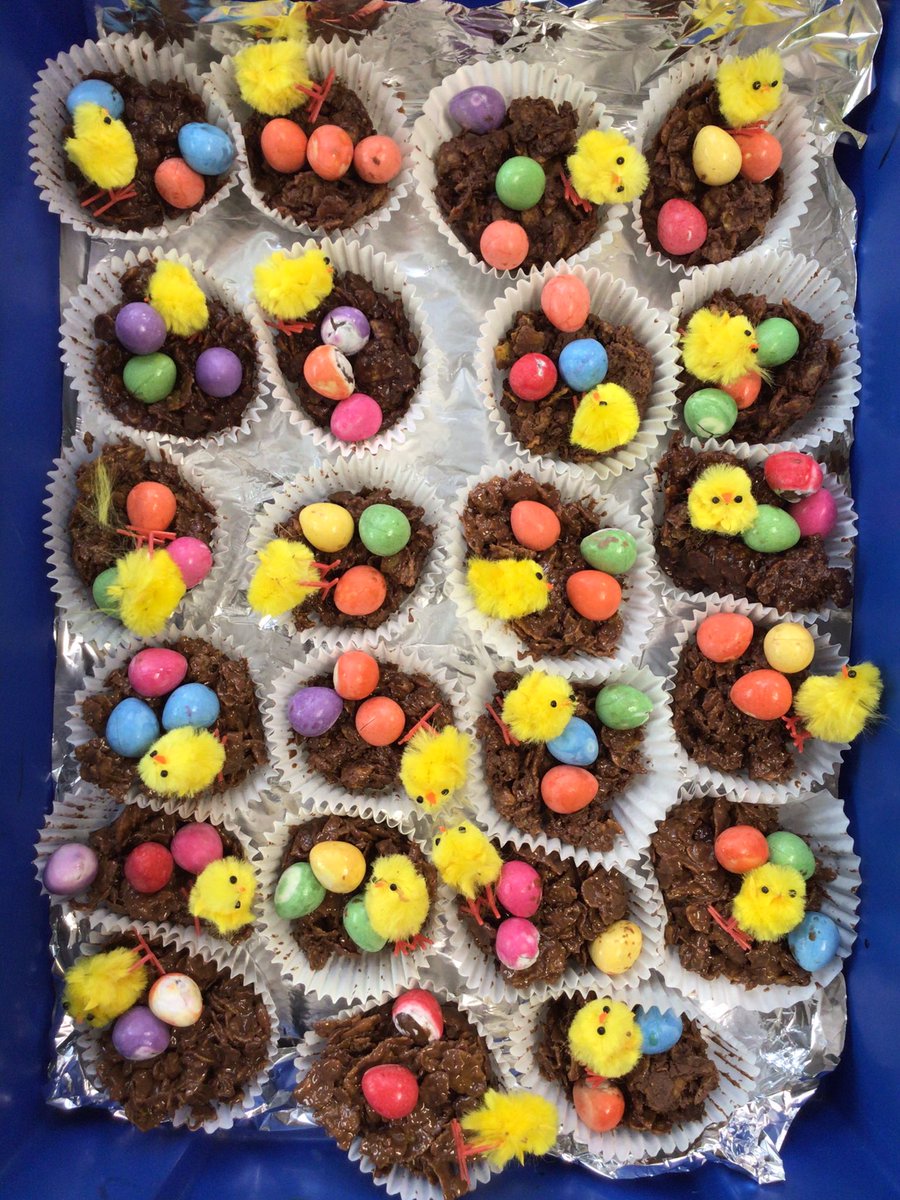 RosettaPrimary's tweet image. We have been busy making chocolate nests and writing instructions for how to make it #Receptioneyfs #eastereyfs 🥚 🐣 🐥 ✍️