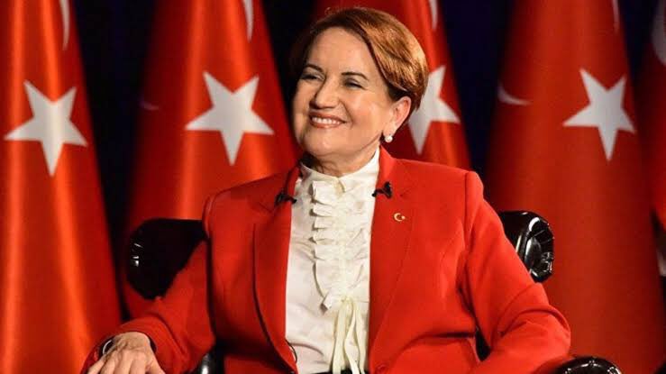 Genel Başkanımız Meral Akşener’den Devlet Bahçeli’ye: “Yoruldun artık, evine dön. Biraz tefekküre ve evinde dinlenmeye davet ediyorum.” 🙋‍♂️