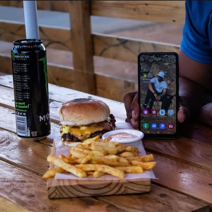 TheburgeryardZA's tweet photo. GREAT NEWS... We're open during the Easter weekend ππ½
π2154 Douglas Montseng Drive, Vosloorus
π±067 861 5360
Let's start the weekend ngelunch πππ₯ͺππ₯
#Burgers #SideOfFries #dagwood #EasterWeekend https://t.co/xI8ozDhcxm