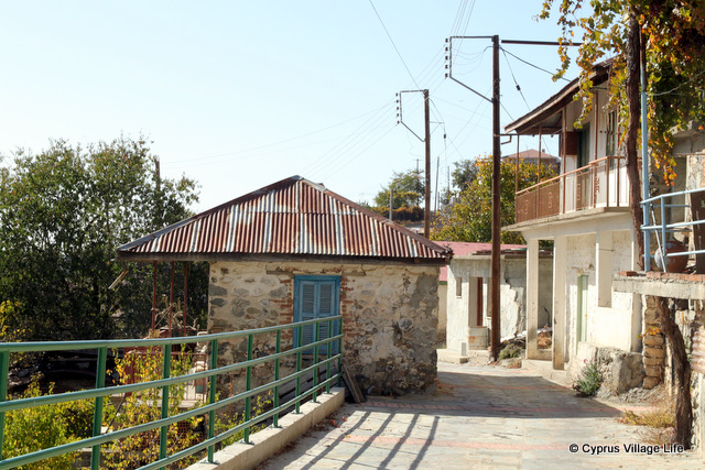 photosofcyprus's tweet photo. The traditional village homes of Lemithou Village. The village lies at an average altitude of 1200 metres and forms part of the top ten highest villages in Cyprus #Cyprus #Lemithou #Limassol #Troodos #Culture #Travel #Holidays #Wanderlust https://t.co/f1M2sRTlGQ