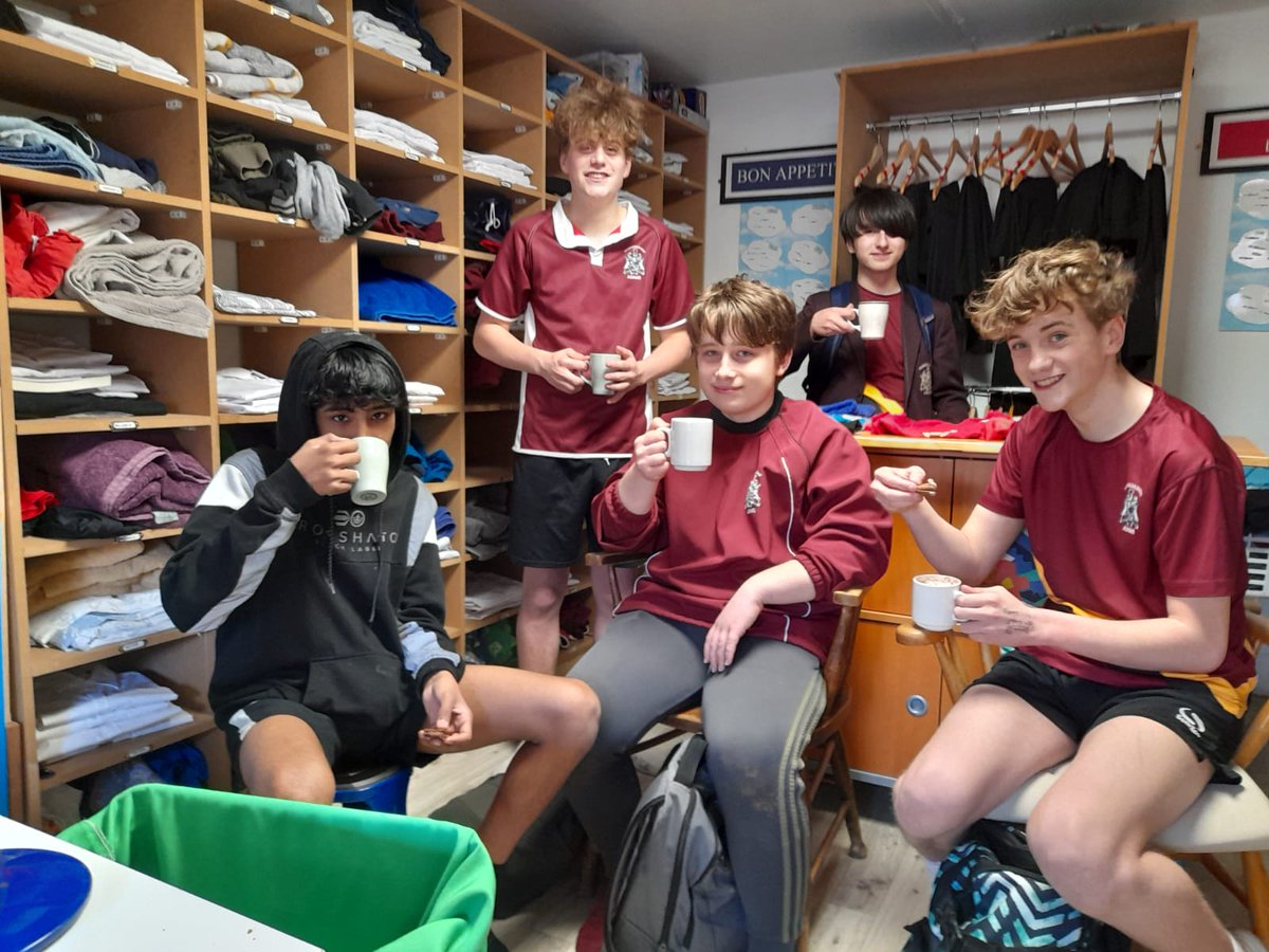 HA_JnrBoarding's tweet photo. Matron's hot chocolate is always a big hit with our boarders at #Longford, especially after they have been enjoying some fresh air in their #100acre garden! The winning formula is marshmallows and cream! #boardingbubbles #stayingsafe #iloveboarding https://t.co/vMWVExHfrt