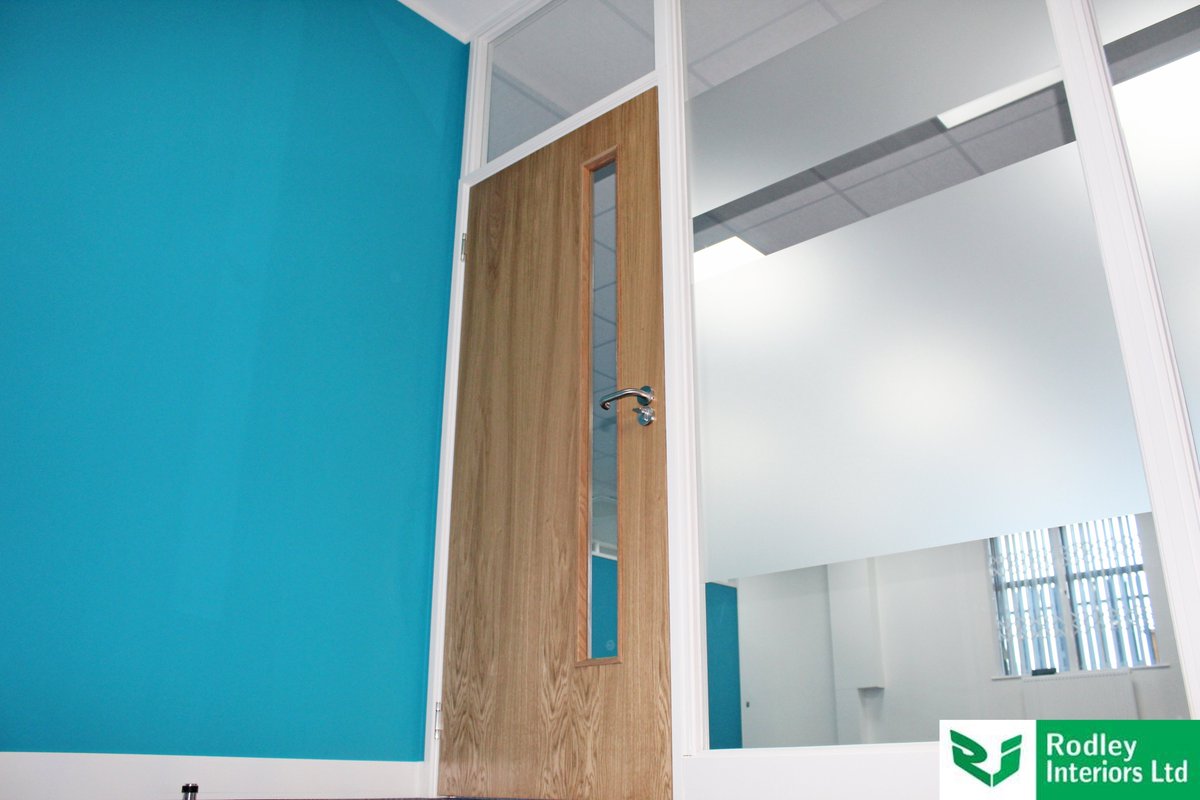 rodleyinteriors's tweet photo. Our demountable partitioning installation for Leeds based charity Solace is now complete. We have created these striking treatment rooms with both solid and glazed partitions....#demountablepartitioning #relocatable #officepartitioning #leeds #charity https://t.co/XEPRjnFhHF