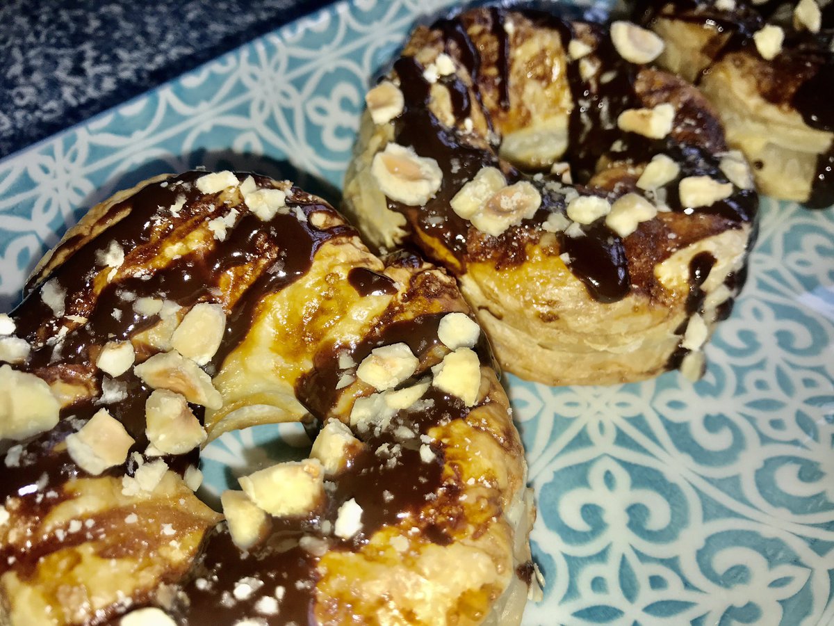 MRecetillas's tweet photo. Bueno os traigo una receta que es súper fácil y espectacular 
Donuts de Hojaldre 

https://t.co/i9KiMyxkGc https://t.co/v9Ep9ZmMVZ