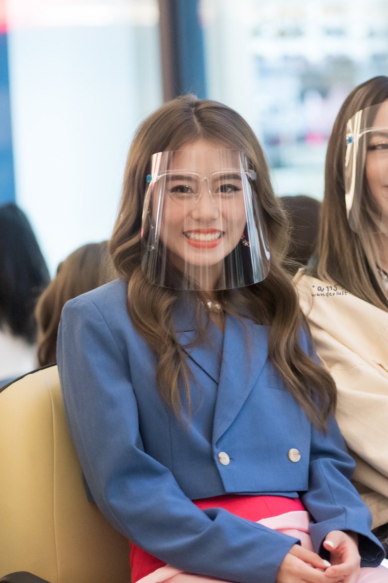 a115wanderlust's tweet photo. สวัสดีค้าบ ฟ้อนด์ไวร่า🥺
#FondBNK48 #FondVyra
#115NF
#VYRA 
#VYRAxSunneexGulf 
#ต๊ะต่อนยอนHurryUpDday https://t.co/LvZpWFm5Ch