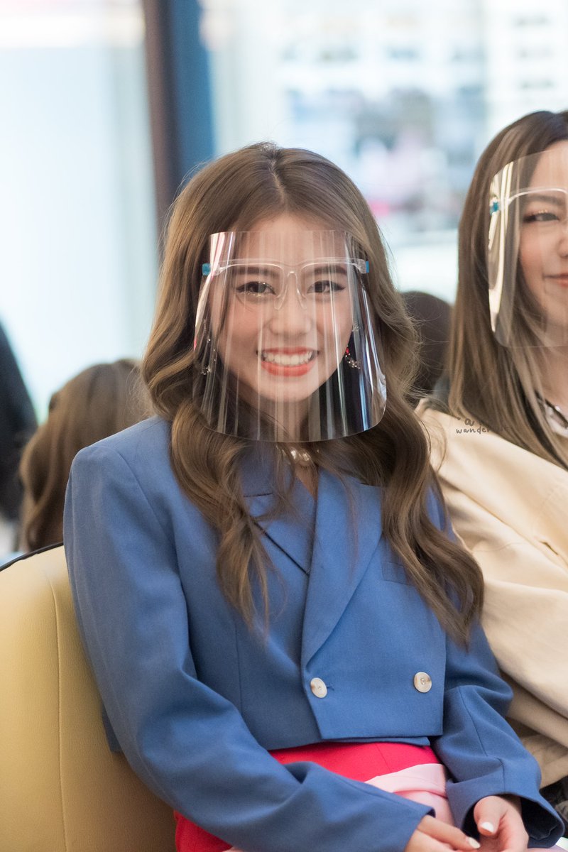 a115wanderlust's tweet photo. สวัสดีค้าบ ฟ้อนด์ไวร่า🥺
#FondBNK48 #FondVyra
#115NF
#VYRA 
#VYRAxSunneexGulf 
#ต๊ะต่อนยอนHurryUpDday https://t.co/LvZpWFm5Ch