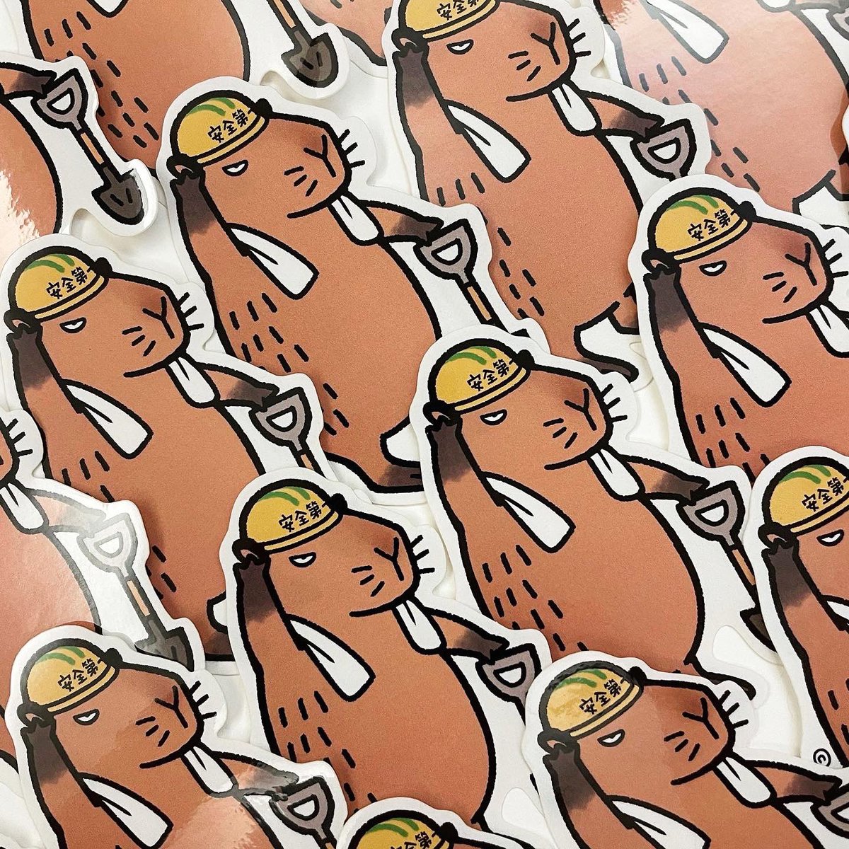 "Construction worker capybaras"are already! Each order on April from my online shop will get a free sticker! Offer valid while stocks last. Sticker will change every 2 months. 