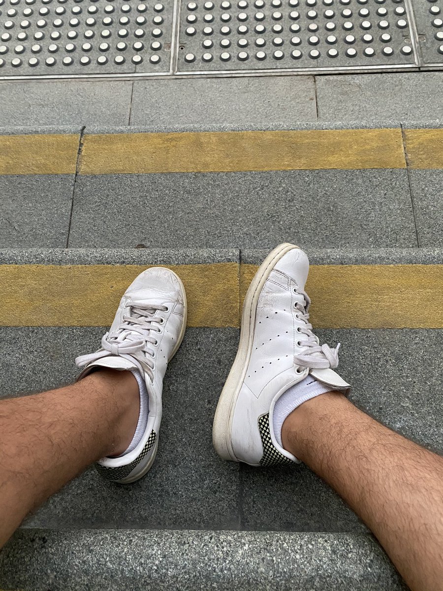 queuedu92's tweet photo. Faites ce que vous savez faire de mieux les lopes. Servez moi 🤑

Nouvelle vidéo exclu sur mon #onlyfans et pour mes soumis réguliers.
DMs ouverts si tu veux en devenir un!

#findom #feet @MASTER_UPDATES https://t.co/V0PdeKPZrX