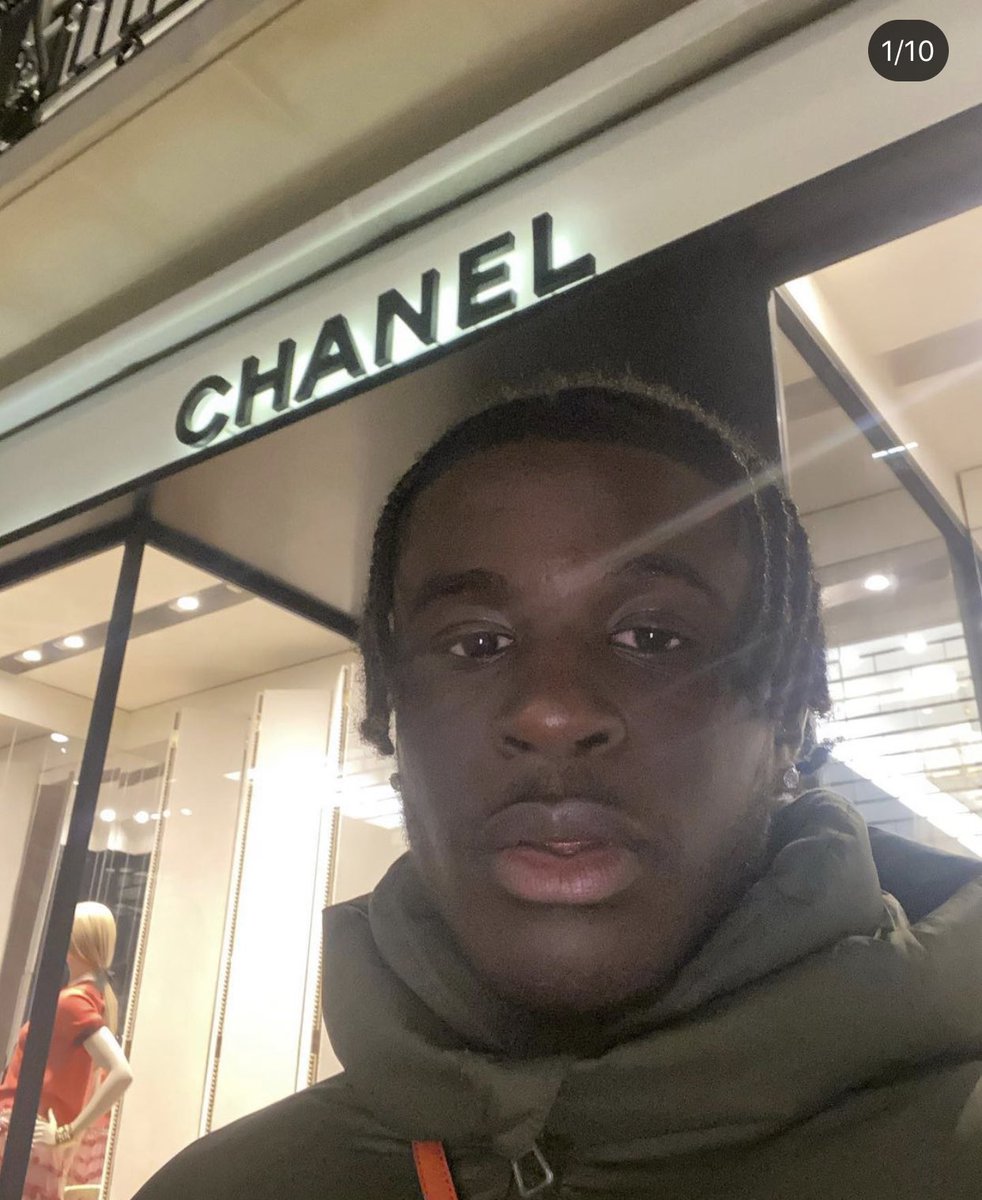 fasean3's tweet photo. Mood Swangin 🦋 https://t.co/60YTCKu5tt