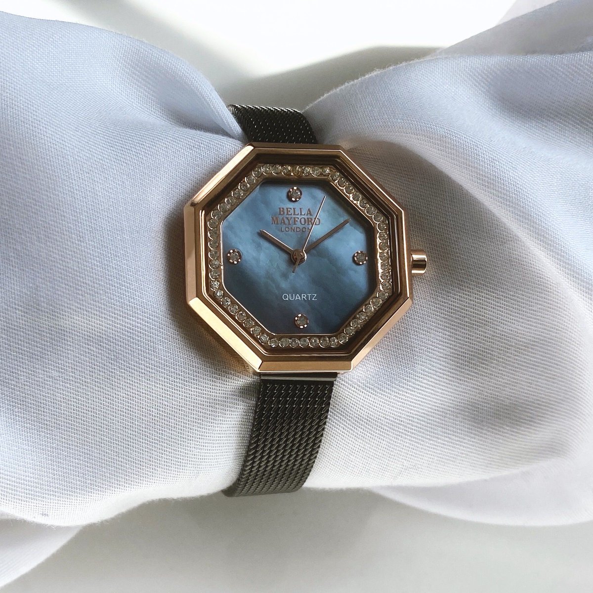 BellaMayford's tweet photo. The Mayfair, is our bold yet elegant statement maker. #mayfair #bellamayford #watches #statementmaker https://t.co/H2gF2kfpem