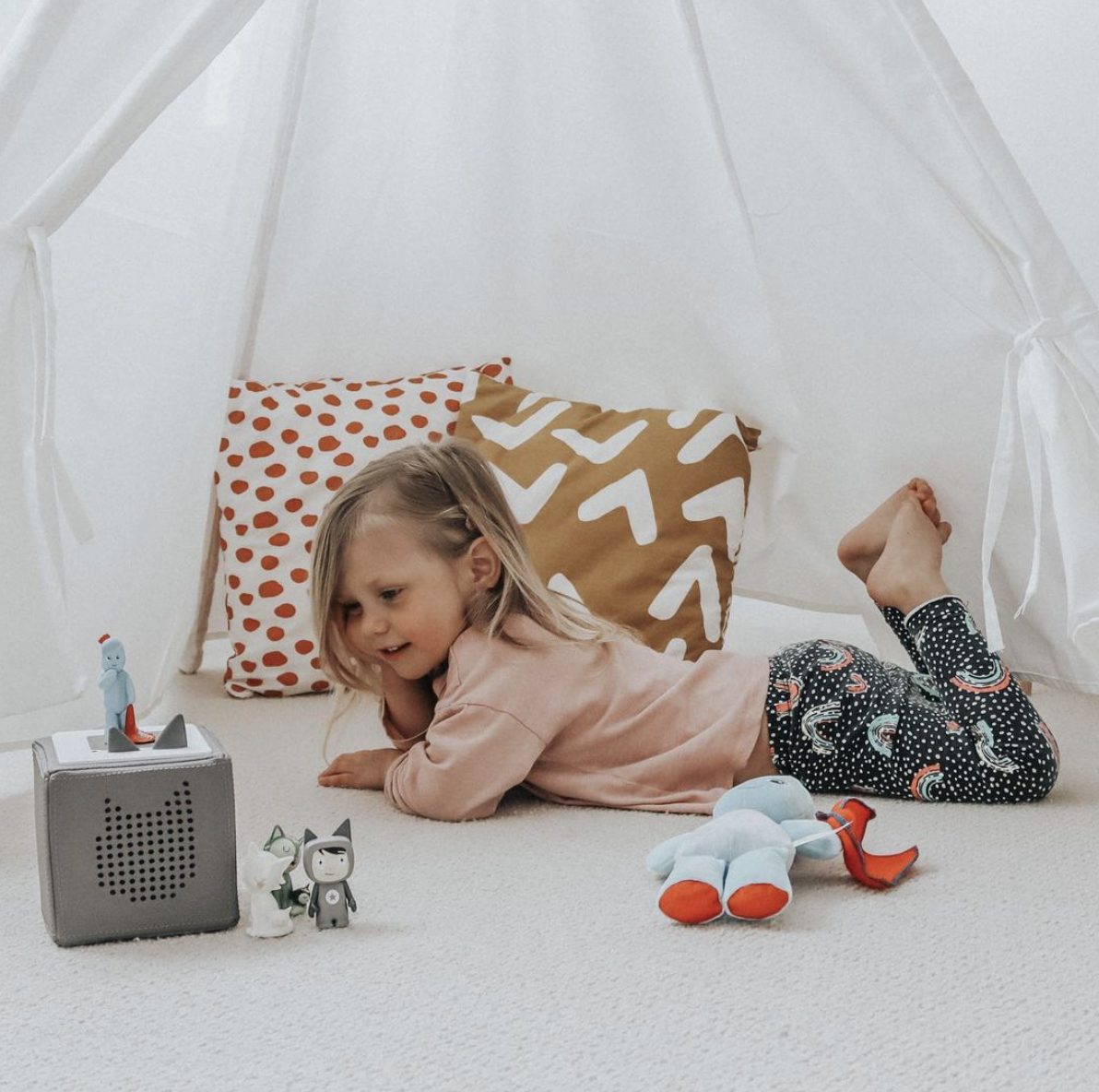 We've got an Easter treat for you 🐣

You can get 10% off ALL Tonies and Tonieboxes using the code: TONIE10

Offer will end Monday 5th April at Midnight.

Shop Tonies > bit.ly/2POmesw

📸 @hannah_and_margot