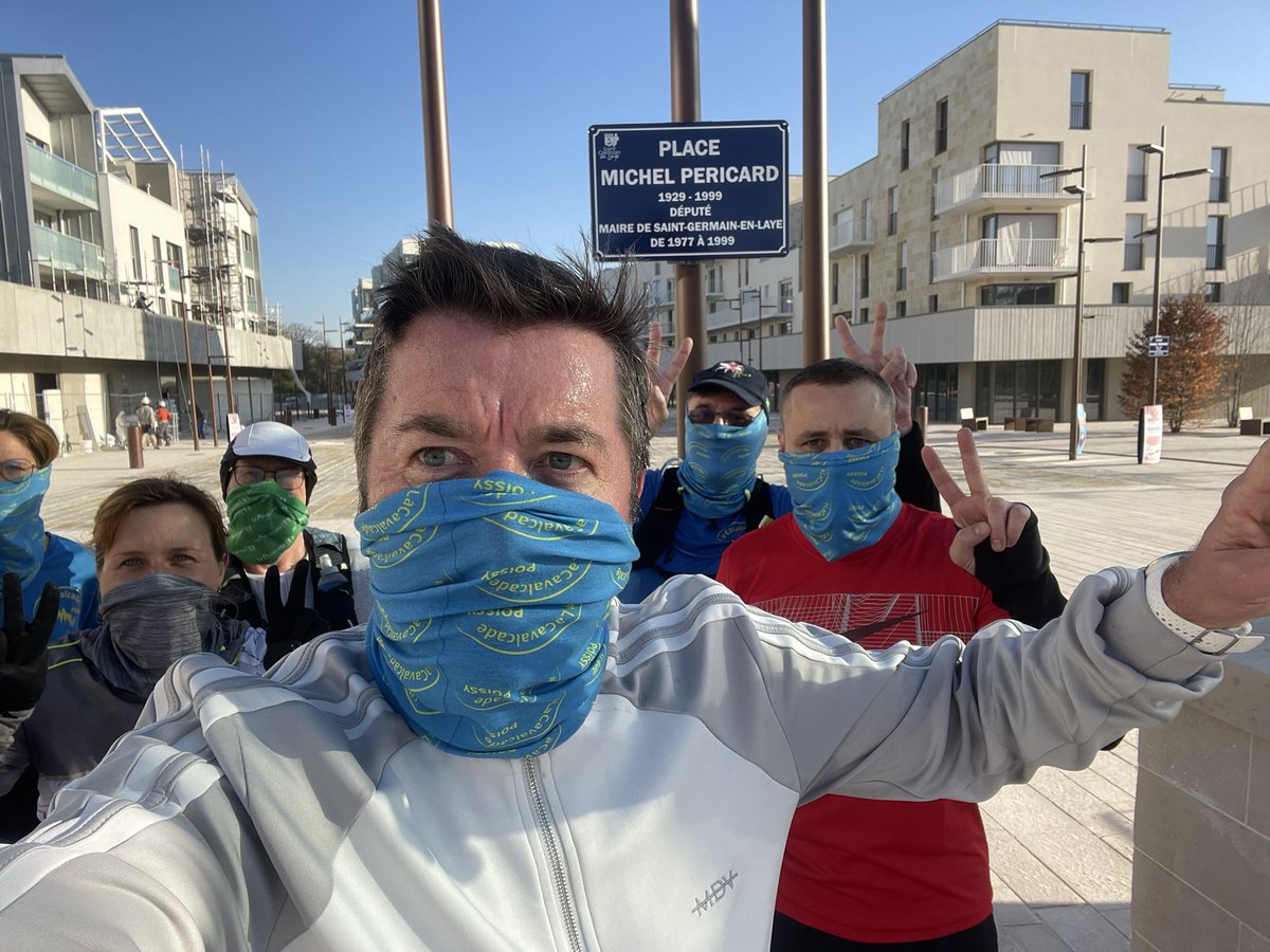 KARLOLIVE's tweet photo. Je ne peux m’empêcher de vous envoyer cette image en hommage à celui qui m’a donné ma chance en m’embauchant à 18 ans à #YvelinesPremiere tv locale sous les ordres de Claude Lefevre. Je veux parler de Michel-Pericard. « Toujours savoir d’où l’on vient pour savoir où l’on va! ». https://t.co/CuI30wOafW