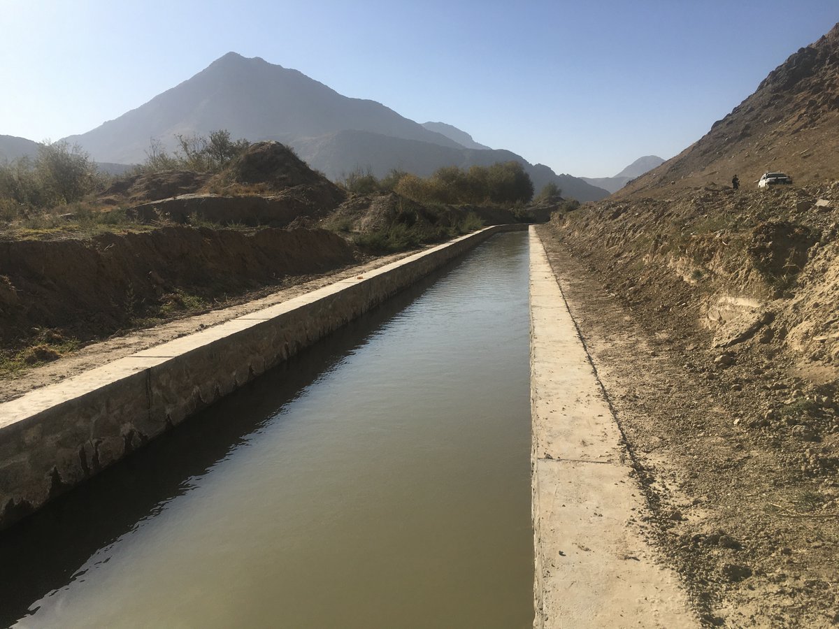 FAOAfghanistan's tweet photo. 💧Sustainable irrigation systems are essential to enhance agricultural livelihoods.

We'd like to thank the Governor of #Kushk, #Herat province for their letter of appreciation to 🇯🇵@JapanEmbKabul &amp; @FAO in regard to our work to develop irrigation to improve rural people's lives. https://t.co/Z0fPgOfAGz