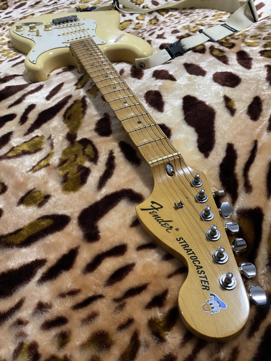 DODYJM308's tweet image. Yngwie J. Malmsteen Marshall YJM100 & Fender YJM Guitar @OfficialYJM @marshallamps @Fender #yngwiemalmsteen #yngwie #fender #marshall