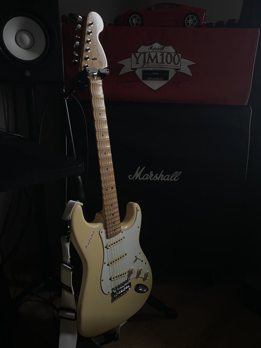 DODYJM308's tweet image. Yngwie J. Malmsteen Marshall YJM100 & Fender YJM Guitar @OfficialYJM @marshallamps @Fender #yngwiemalmsteen #yngwie #fender #marshall