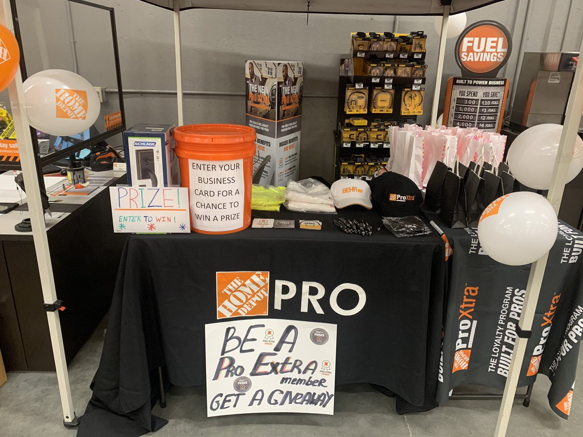 BertaSimberg's tweet photo. Some fun is about to start! Let’s thank our Pro’s for choosing to shop with us! #proappreciationevent https://t.co/iuZMlJdcza