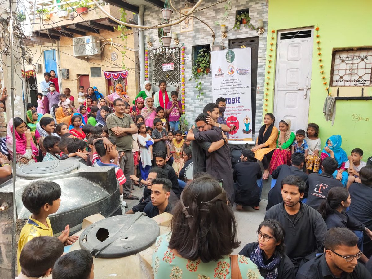 FoundationLadli's tweet photo. Back2Back 5 #StreetPlays in #RangPuriPahadi #Slum #Vasantkunj #Sensitized 1800+ People for #DrugPrevention &amp; #Mobilized for #JOSH #YUVA Initiative to divert thm frm #SubstanceAbuse &amp; #Crimes Supported By @MSJEGOI @TCGEHLOT @NISD_India @CPDelhi @dcp_southwest @AsmitaTheatre https://t.co/VlquamvrEu