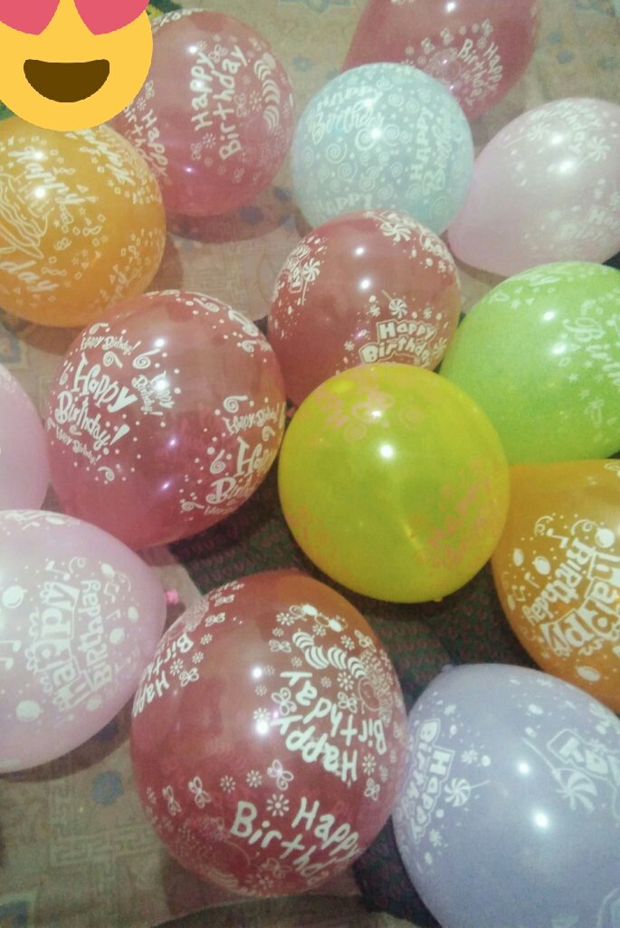 khattak_Zalanda's tweet photo. Just blew up balloons for my Nephew's birthday. My mouth is now swelling... #allergictolatex #oops 😛🎈
Covid life sucks.... 😑😬 Dh kar pati https://t.co/RKWSC2oLh2