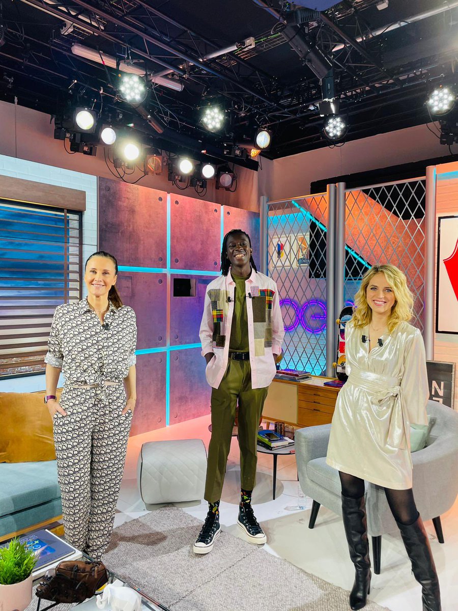 Claire_Arnoux's tweet photo. A ce soir 19h avec le chef étoilé @Mory_Sacko_ dans #salonvip sur @beinsports_FR ⭐️ #mosuke #mosugo https://t.co/tangGd6zhE