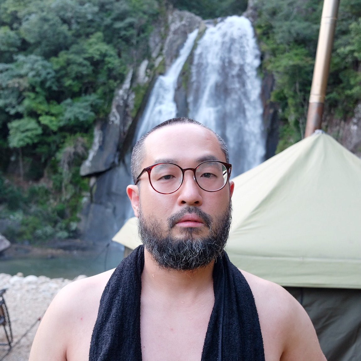 struct_store's tweet photo. ＼10周年記念のご案内／このたびストラクトは開店10周年を迎えることとなります。これもひとえに皆さまのご支援のたまものと感謝しております。つきましては4/17（土）地下アイドルを一日店長としてお招きして営業します。チェキ会も開催予定。エイプリルフールじゃないよ〜 https://t.co/EXJ9hALyUp https://t.co/KSnXhPPenk