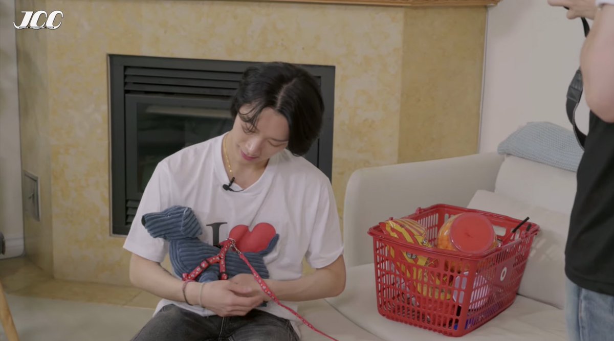 zxirii's tweet photo. ไม่ไหวแล้ว พี่จอห์น ยอม #johnten https://t.co/ssVuUwSMtV