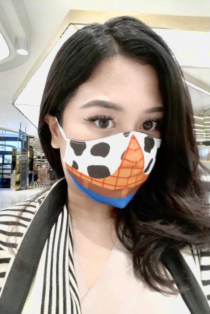 agannyi's tweet photo. Pulang kerja terus iseng nyobain foto-foto pake OPPO Reno5 F yang punya banyak mode foto seru. Menurut kalian yang paling oke yang mana?
Btw udah cek @OPPOIndonesia belum? Katanya bakal ada kejutan loh! 🧐
#OPPOReno5F #PictureLifeInSpeed https://t.co/x3kChQDZm9