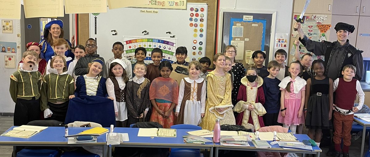 It’s Tudor Day across LKS2 and Class 8 have turned up in style. We have kings, queens, Shakespeare and a monk! #sjsbHISTORY @StJosephStBede
