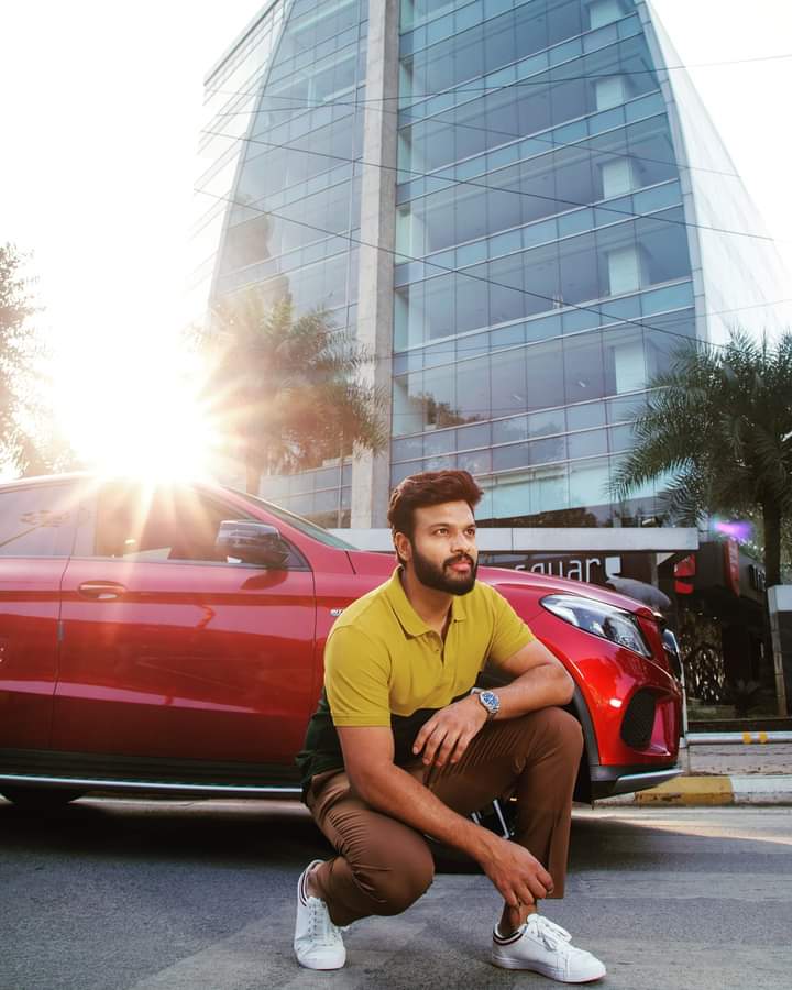 SShailendraOffl's tweet photo. Fashion fades, Style is Eternal 💫💛

#portrait #fashionphotography https://t.co/34hOVhHF7l