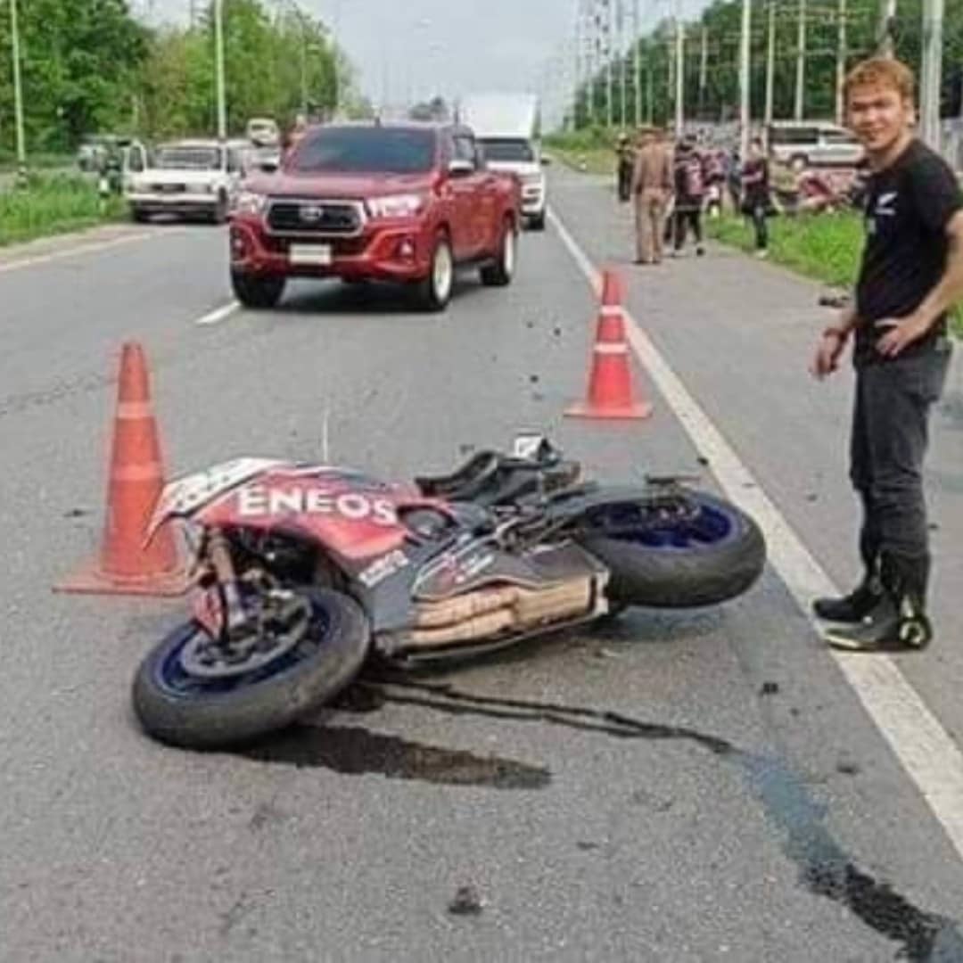 #Bikecrashes &amp; victims in #Thailand!

gab.com/SteveAustralia…
#Bangkok #ThailandNews #SteveKThailand #TACSThailand #ThailandWatch #DiscoverThailand #AmazingThailand #BikeCrashThailand #GruesomeThailand #roadaccidents #baddriving #RoadAccidentsThailand #ThaiCrazyAccidents