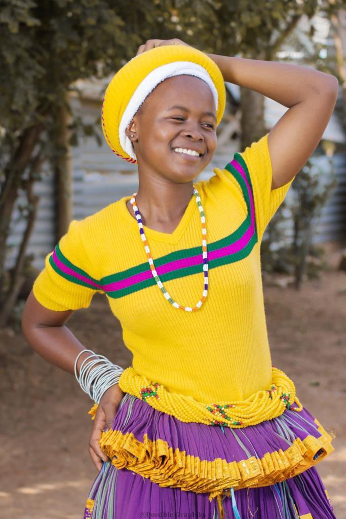 IamMzilikazi's tweet photo. AFRIKA: All things bright and beautiful #LivingColours 19 https://t.co/IxCjxUZJrj