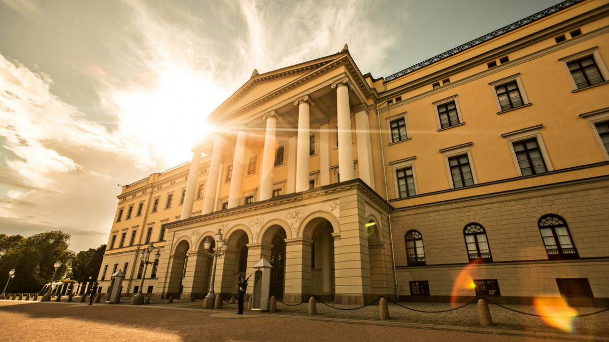 RPGNationsfr's tweet photo. [Saphyr] 🔴 Coup d'État à Karelya : le Palais Présidentiel et la Chambre des Députés assiégés et saisis par les forces armées karelyennes. La Présidente et Chef du gouvernement Vigdis Simensson démissionne, la Chambre suspendue.

➡️ https://t.co/8faxaHwxMT https://t.co/VztSEM3bg4