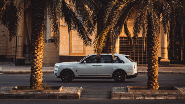 rollsroycecars's tweet photo. With every sunset comes the opportunity to reflect on the day and dream of adventures that still lie ahead.

Captured by photographer @mchphotocz in Riyadh, KSA.

#EffortlessEverywhere https://t.co/uqKdTuIewn