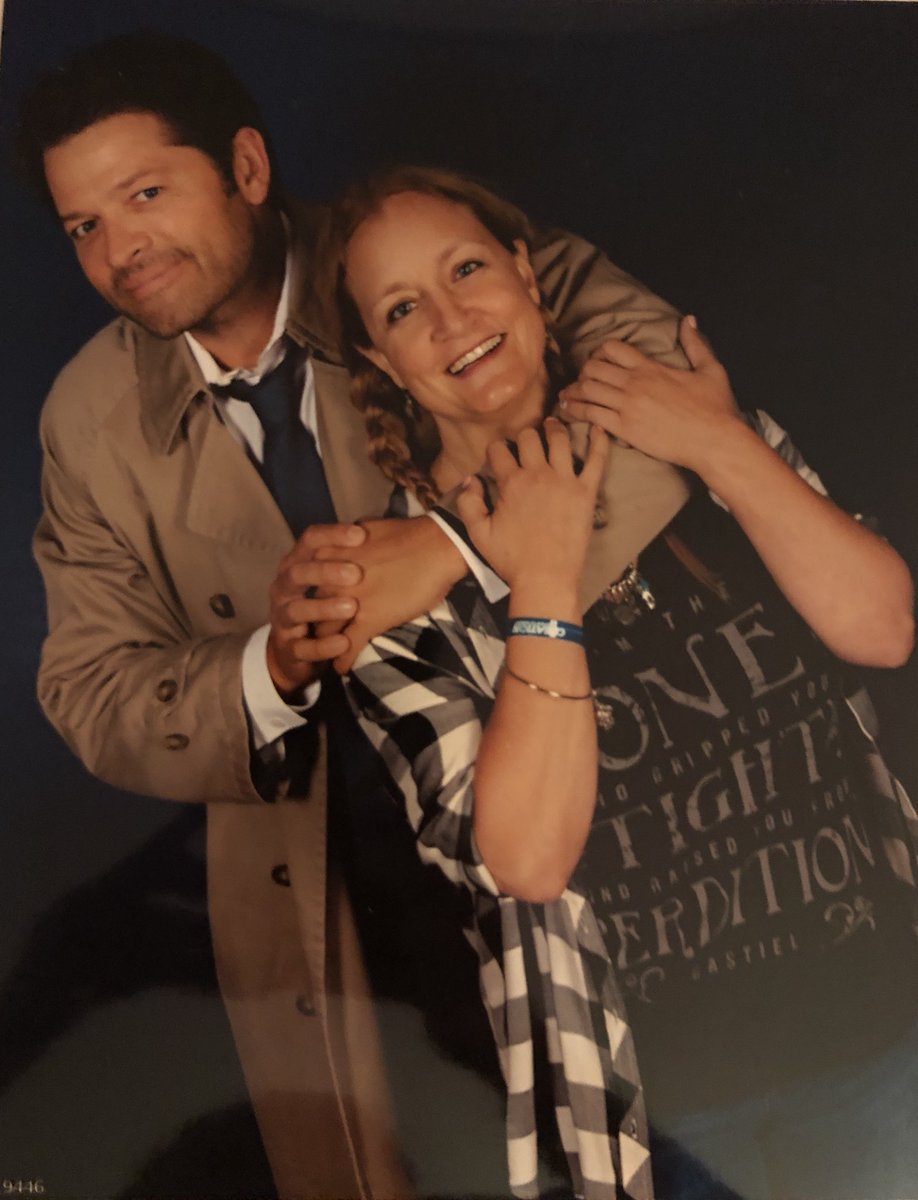 MamaMoonandBack's tweet photo. Yes - April 1 ... AND ITS ON A THURSDAY! Happy #mishapocalypse to our Overlord of Chaotic Love, the #AngelOfThursday himself, #mishacollins #GrippedMEtight #ThankYouMisha #notthebadpic #GISH #itsafandomthing #SPNFamilyForever https://t.co/52TCBq1PUj