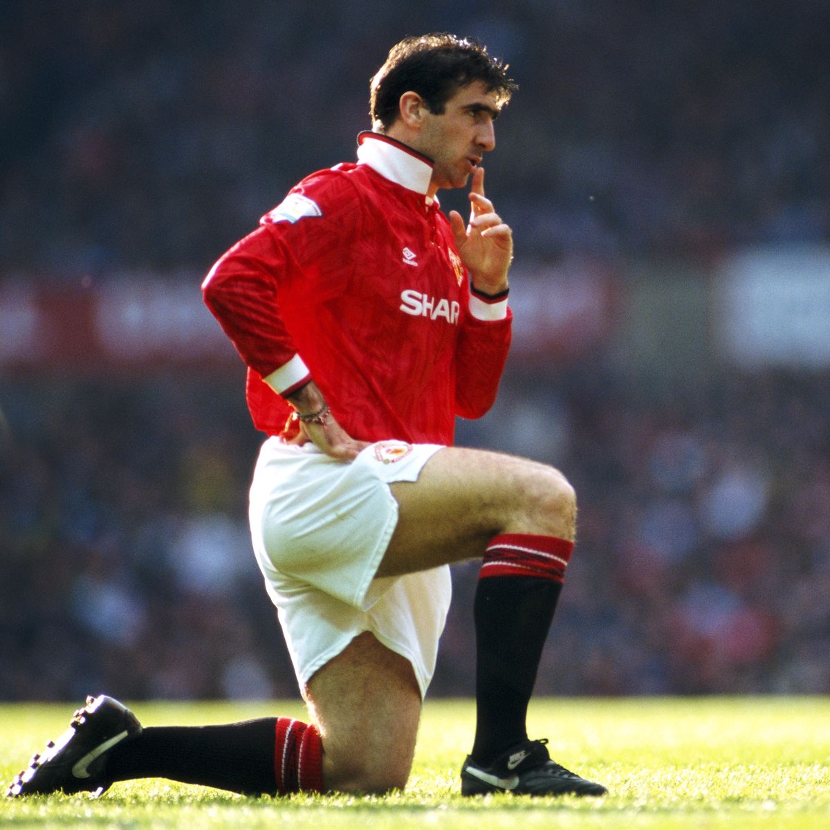 RiversideMario's tweet photo. @mufcwesleyy I have approx 100 united kits/training kits. Hard to choose but this one reminds me of the beginning of a dynasty.... laces on the upper chest are ๐ #collarsup https://t.co/QulCxpLMRe