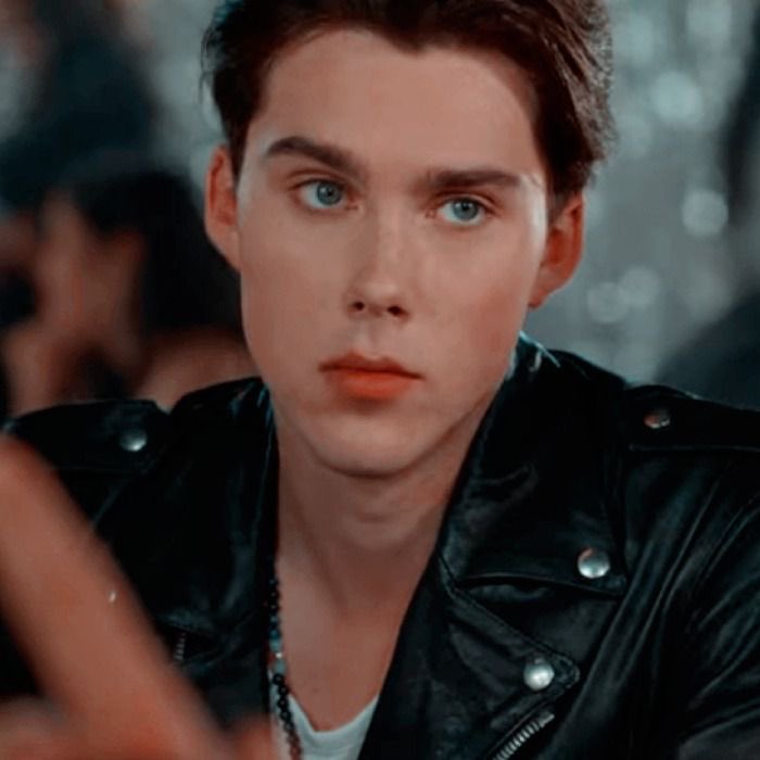 jatplovesyou's tweet image. good morning everyone &amp;lt;33 i hope you all have an amazing day :) reggie loves you and is so proud of you!!