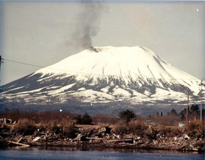 In 1974, an Alaskan man went all out for April Fools day by flying over &amp; dropping 70 old tires into a volcano &amp; setting them on fire, fooling everyone into thinking the volcano had erupted. Homes were evacuated &amp; emergency services sent out to investigate.